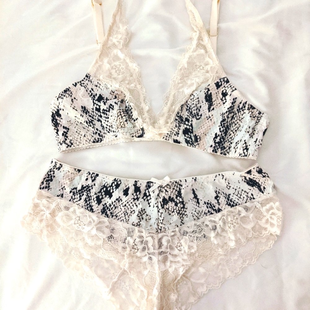 Bralette and Cheeky Panty Set! LIKE NEW!
